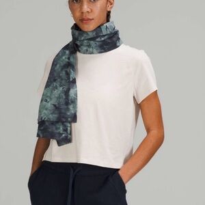 Lululemon Customizable Snap Scarf